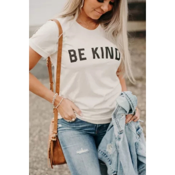 🤍White Be Kind Print Casual Tee - Picture 2 of 4